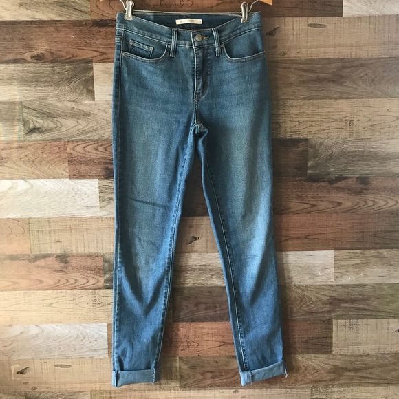 Levis Jeans - Picture 6 of 6